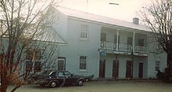 B0374 Plough Hotel Beechworth Rd Tarrawingee