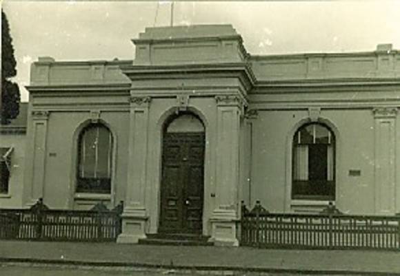B0327 Warrnambool Club Kepler St Warrnambool