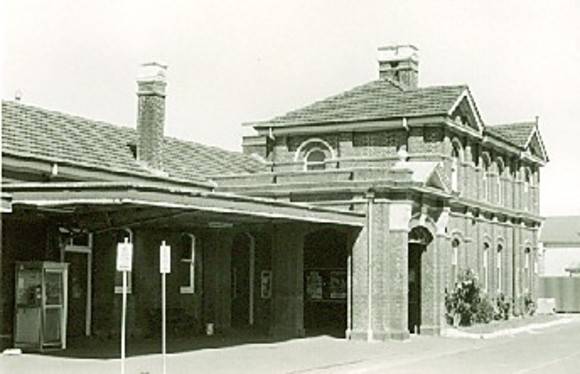 B5120 Railway Station 