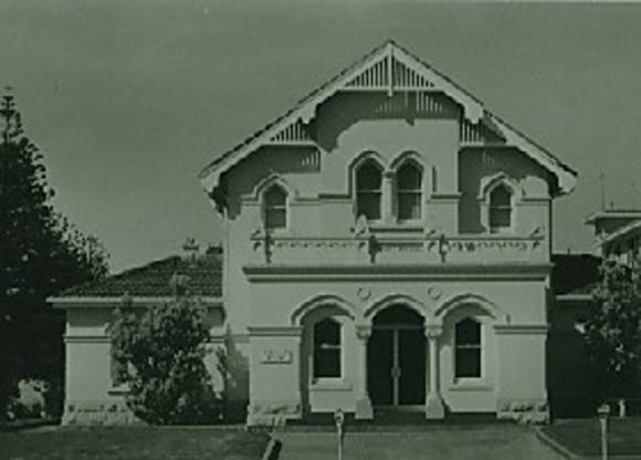 B4569 Court House 