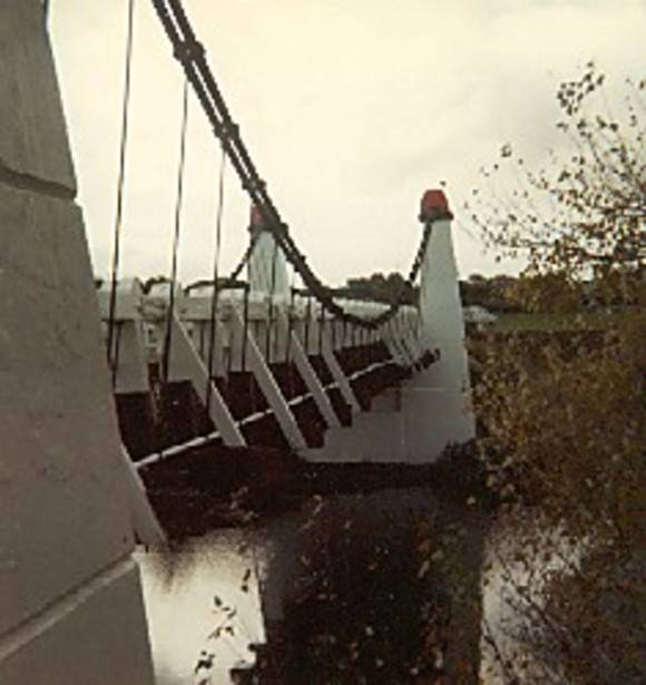 B1706 Wollaston Suspension Bridge Warrnambool