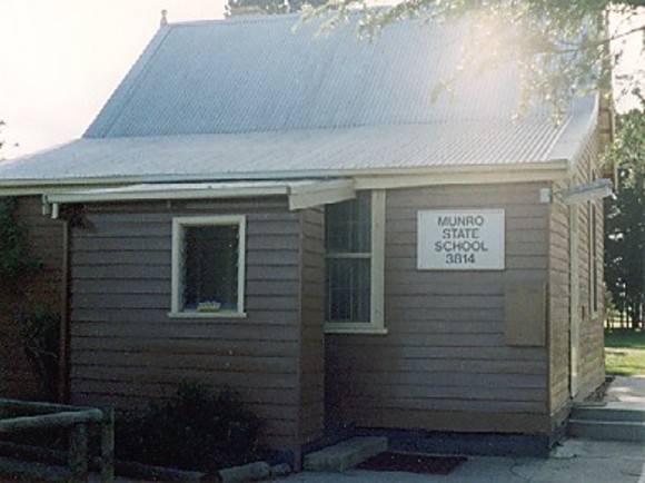 B6704 Munro Primary School No 3814 