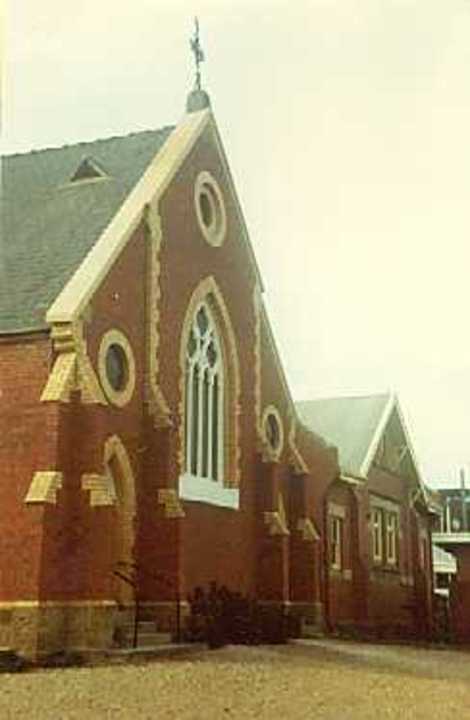 B5329 Uniting Church 