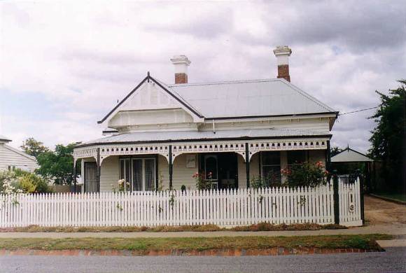SD 017 - House - 'Hendy' : 39 Alma Street, ST ARNAUD
Shire of Northern Grampians - Stage 2 Heritage Study, 2004