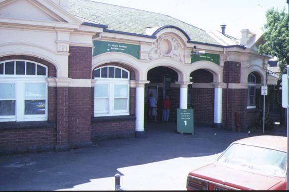footscray railway station complex irving street footscray front view dec1985