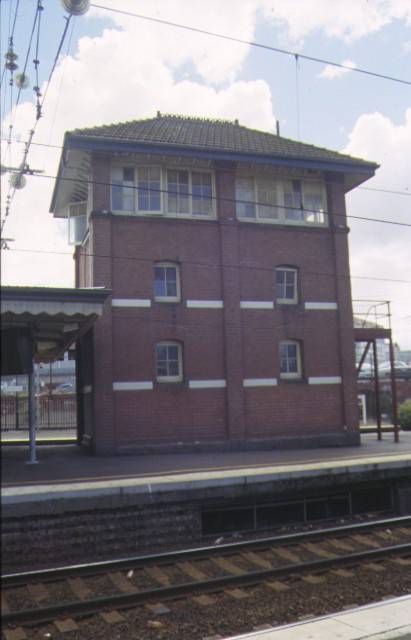 footscray railway station complex irving street footscray signal box sep1998