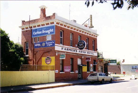 SD 079 - Farmers Arms Hotel, 18 Kings Avenue, cnr Wills Street, ST ARNAUD