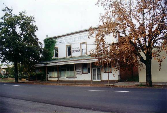 SD 080a - Former Bell and Lorimer General Store, 24 Kings Avenue, ST ARNAUD