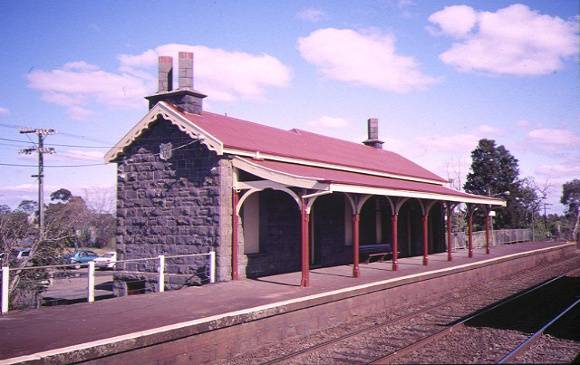 little river railway station & goods yard school road little river trackside view aug1997