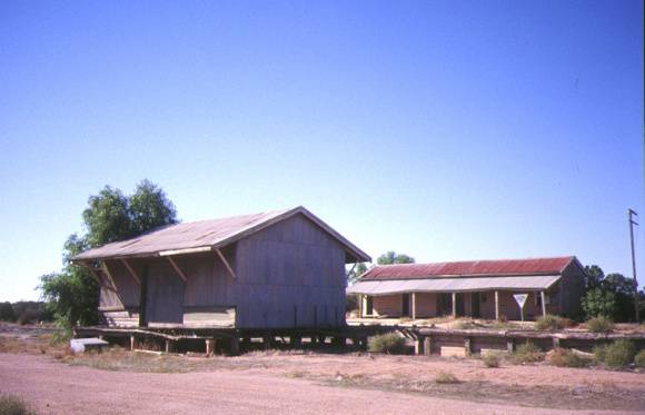 manangatang railway station complex wattle street manangatang goods shed apr1995