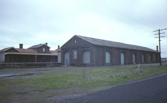 railway station goods shed & water tower station street kyneton goods shed sep1984