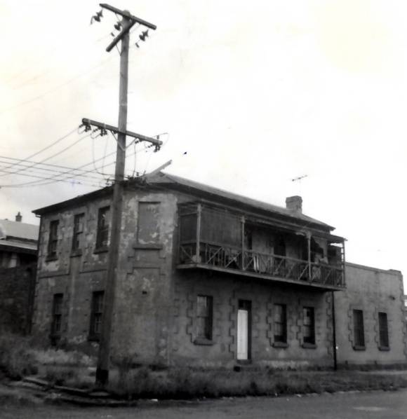 B2223 Ship Inn