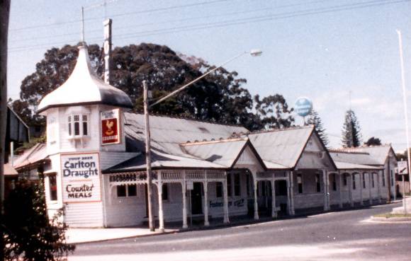 B2744 Exchange Hotel Main St Foster