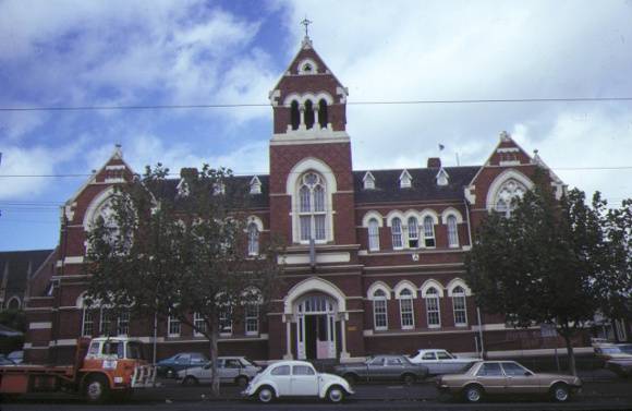 1 melbourne college of printing & graphic arts queensberry street north melbourne front view mar1985