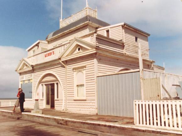 B5471 Kiosk St Kilda Pier