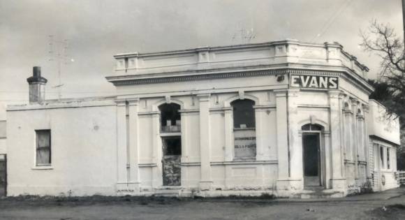  B0920 Shop Smeaton