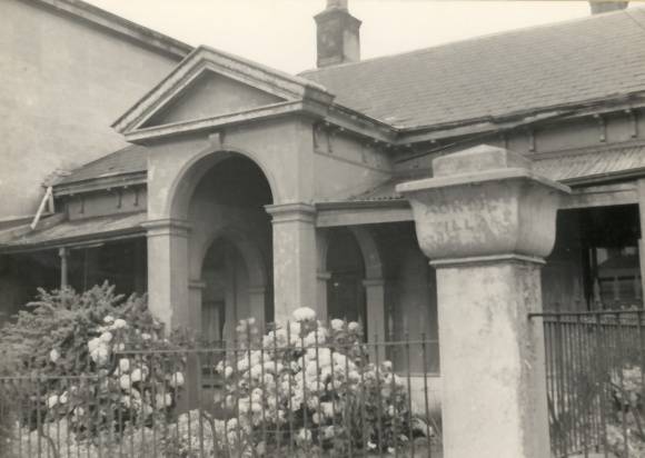 B0512 4 Acland St St Kilda
