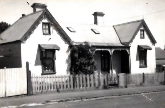 B1586 21 Coquette St 