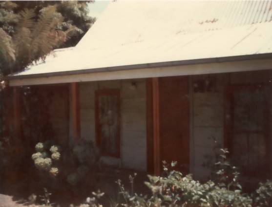 B3040 Wattle   Daub Hut Harkaway