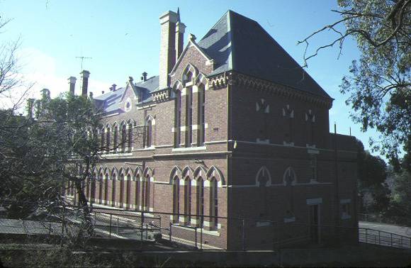 camp hill school 1976 bendigo rear corner jul1984