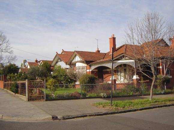 High Street looking east from Banole Avenue.