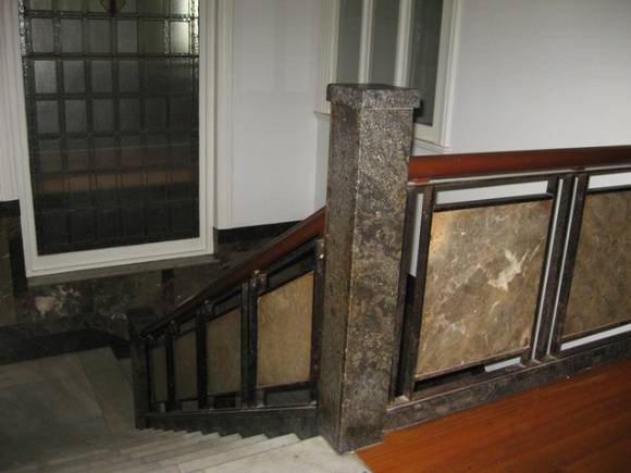 H0706 George Hotel St Kilda 1925 wing  stair detail at first floor  2009