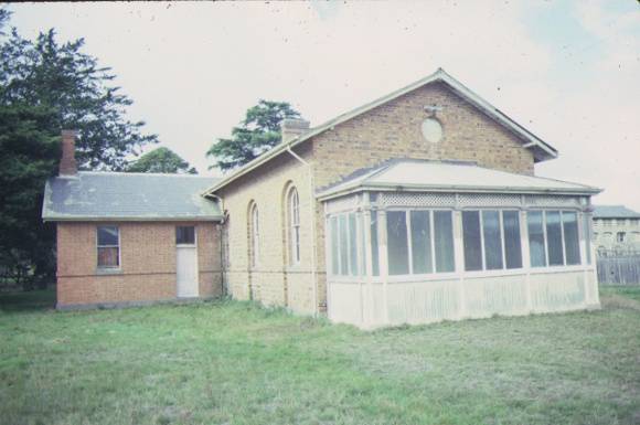1 smythesdale court house front view jun1984