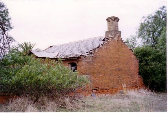 SW 02e - brick building adjacent to main homestead building.