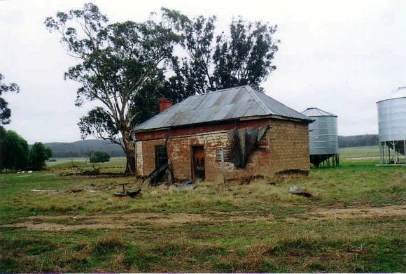 WI 01 - Derelict Mud Brick House, Barkly Gap Road, WINJALLOCK