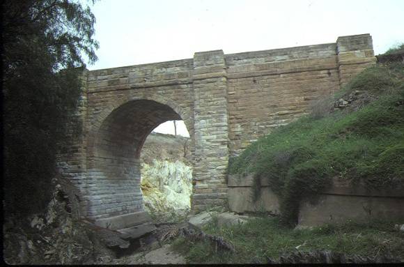 1 bridge over djerriwarrh creek bacchus marsh front elevation sep1984
