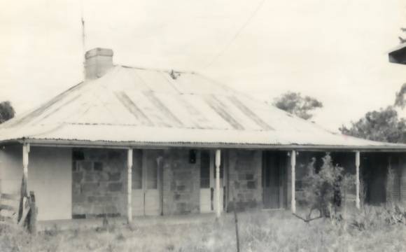 B1302 Cottage- Hume Hwy, Avenel