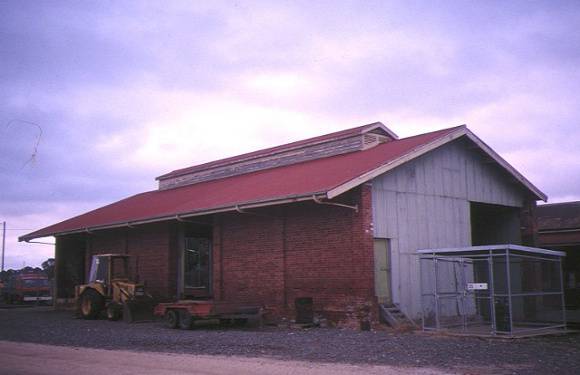 dunolly railway station goods shed may1995