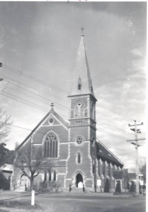 B4859 Uniting Church & Mckenzie Organ