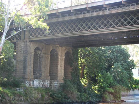 HAWTHORN BRIDGE SOHE 2008