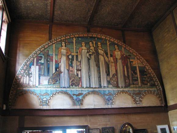 WALLER HOUSE MURAL LIVING HALL