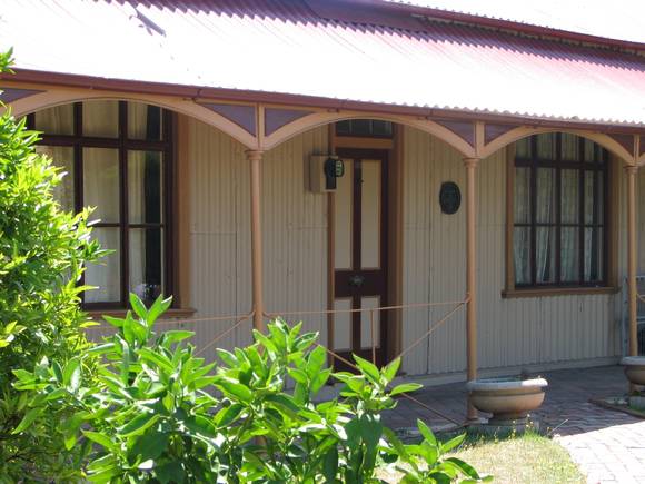 IRON HOUSE SOHE 2008