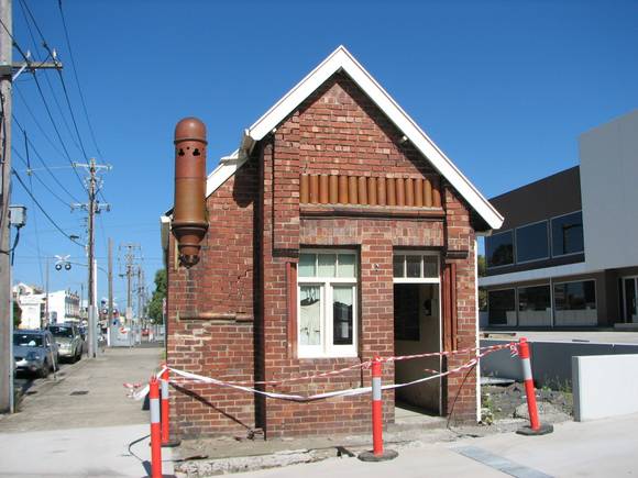 FORMER FERRY TERRA COTTA AND ENAMELLED BRICKWORKS OFFICE SOHE 2008