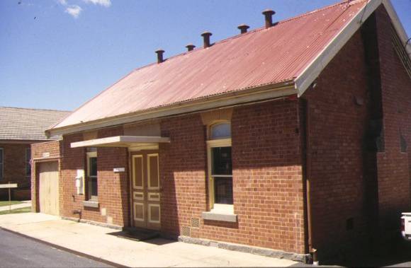 kyneton district hospital simpson street infectious diseases
