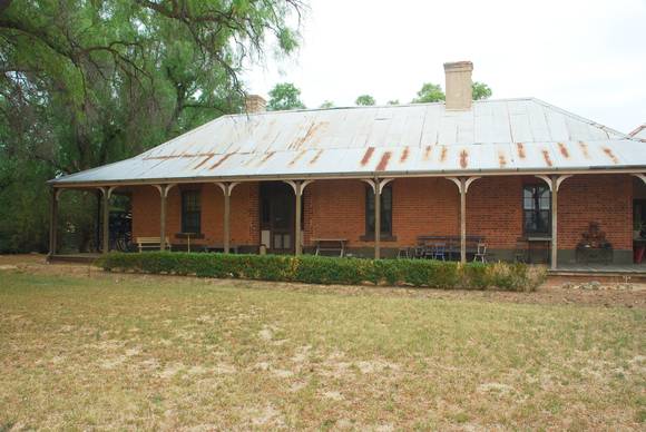 PLAISTOW HOMESTEAD AND STORE SOHE 2008