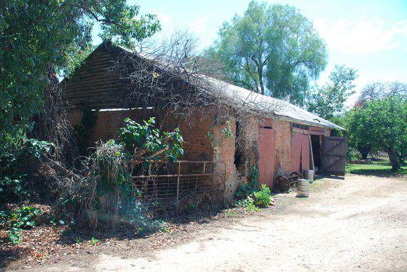 PLOUGH INN AND STABLES SOHE 2008
