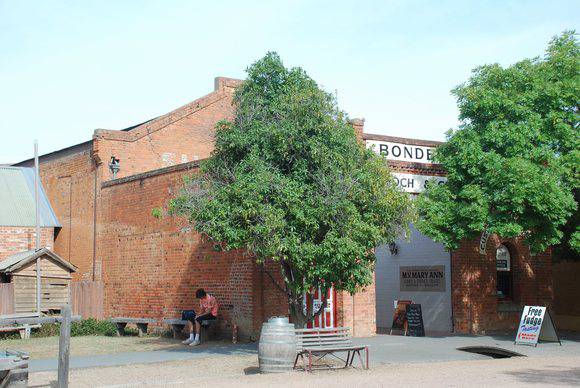 SHACKELLS BOND STORE SOHE 2008