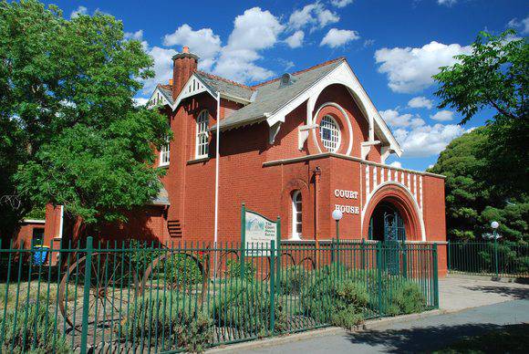 EUROA COURT HOUSE SOHE 2008