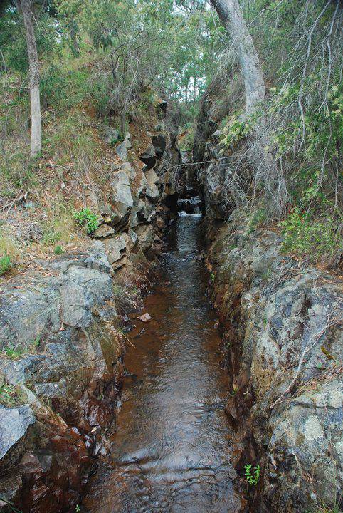 YACKANDANDAH CREEK GORGE GOLD MINING DIVERSION SLUICE SOHE 2008