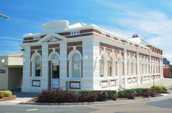 EAST GIPPSLAND SHIRE LIBRARY (FORMER BAIRNSDALE MECHANICS INSTITUTE) SOHE 2008
