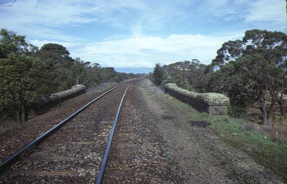 rail bridge & embankment geelong ballarat line elaine rail detail