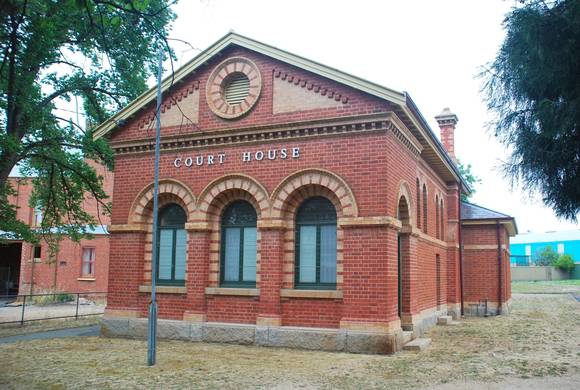 EAGLEHAWK COURT HOUSE AND LOG LOCK-UP SOHE 2008