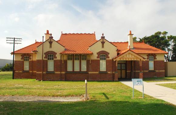 WONTHAGGI RAILWAY STATION SOHE 2008
