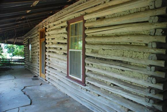 NOTCHED LOG COTTAGE SOHE 2008