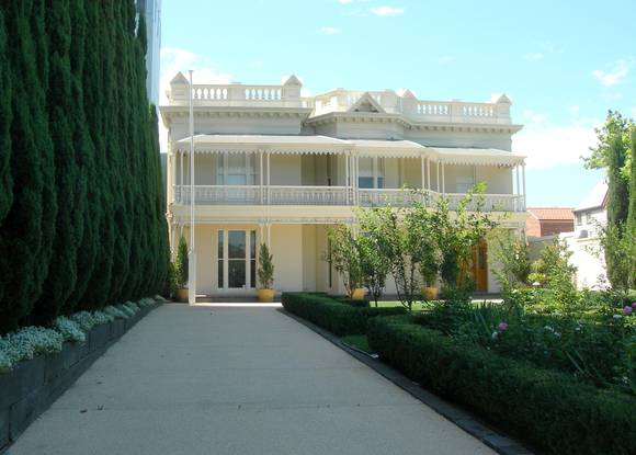 ELIZABETH HOUSE SOHE 2008