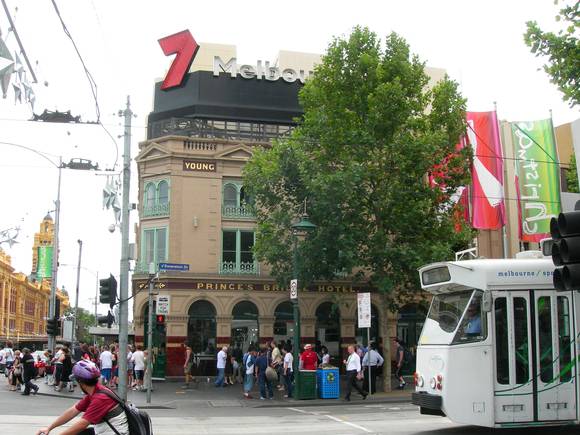 YOUNG AND JACKSON'S PRINCES BRIDGE HOTEL SOHE 2008